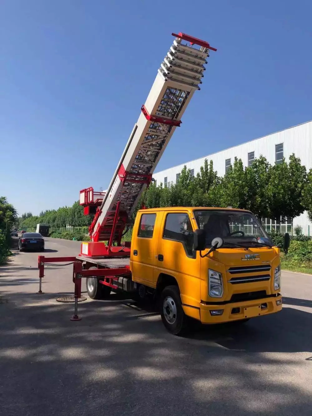 乐亭县附近的云梯车出租服务：轻松解决高空作业需求