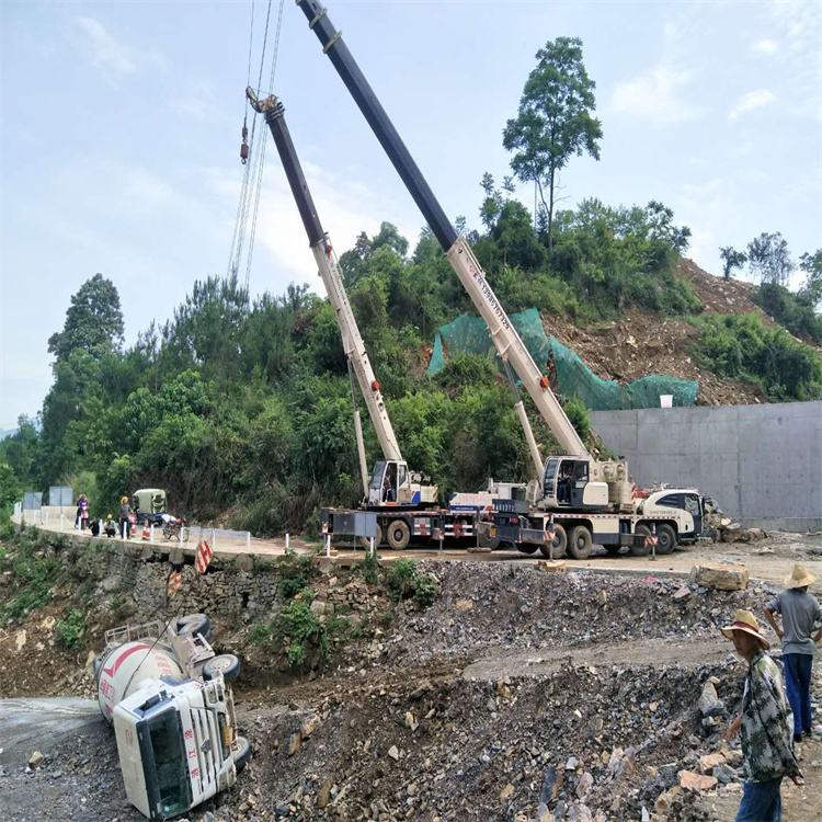 乐亭县汽车掉沟里叫吊车救援要多少钱